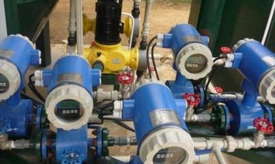 O medidor de fluxo eletromagnético está equipado com um anel de aterramento