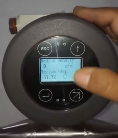 Medição direta do fluxo de massa do ketchup Direct mass flow measurement of ketchup